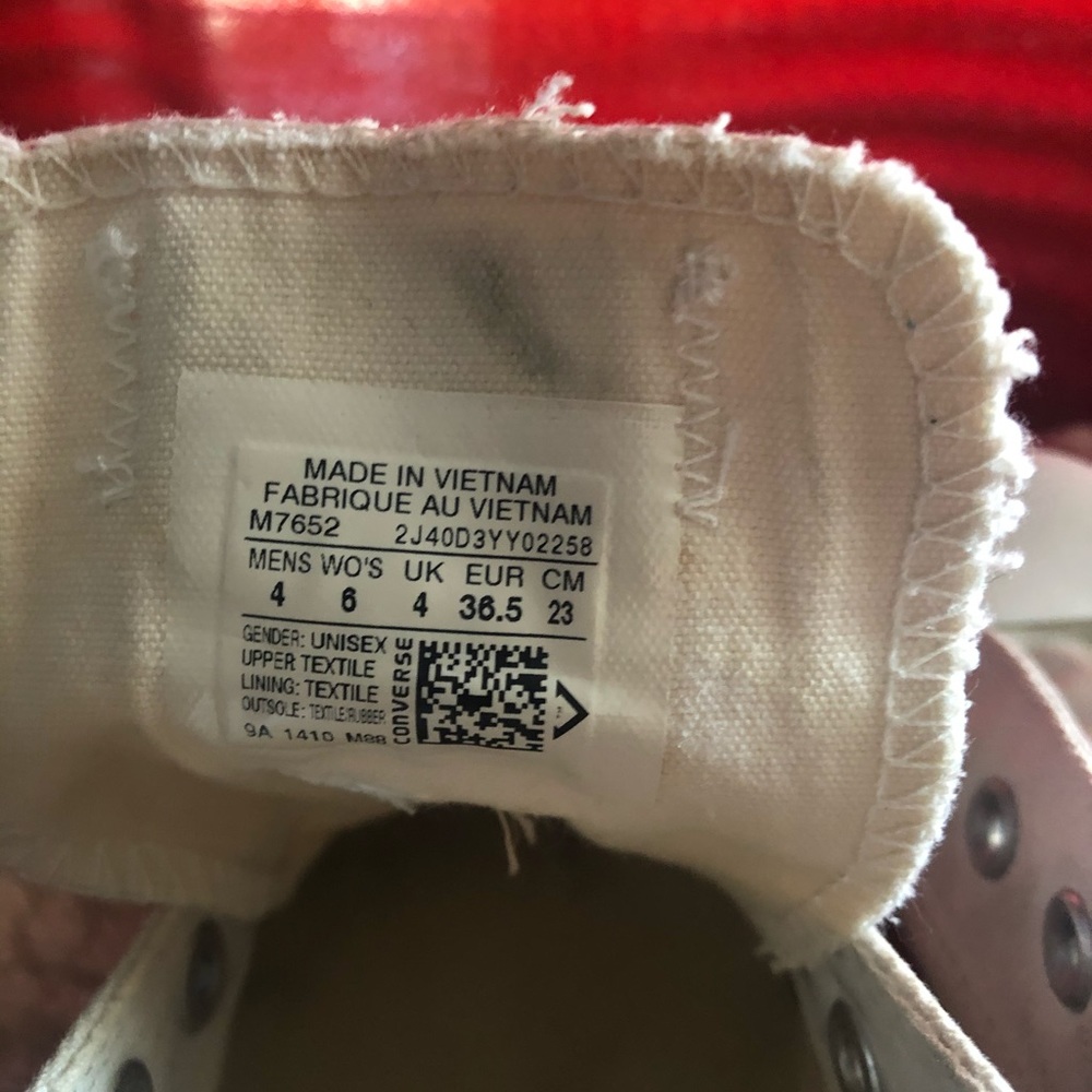 Converse - Picture 4 of 4